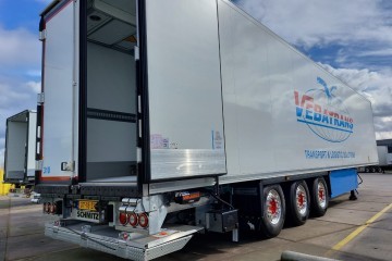 10 Schmitz Cargobull trailers voor Vebatrans