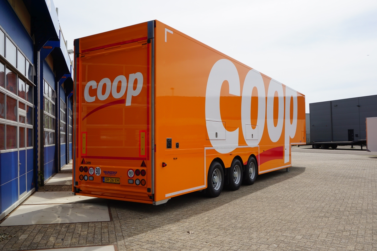 Burgers levert Double Deck trailers aan Bakker Logistiek