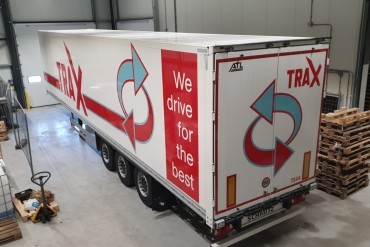 40 Schmitz Cargobull boxtrailers voor TraX