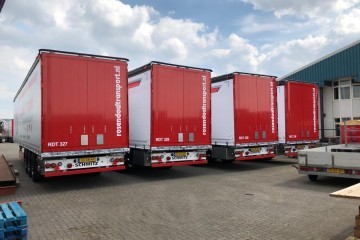 Viertal Schmitz Cargobull trailers voor Rosendaal Transport