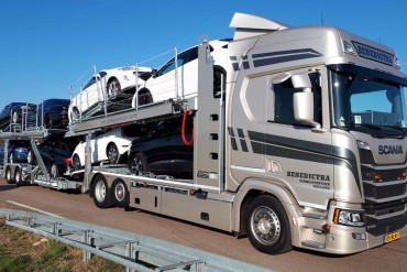 Scania met Groenewold autotransporter voor Benedictra