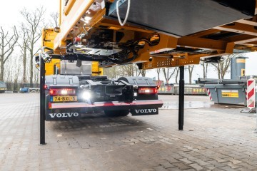 Elektrische Volvo trekker met afzet- portaalarm systeem