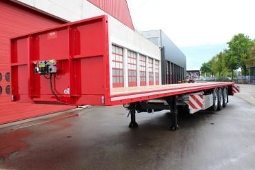 Zes Floor trailers voor Nijkamp Transport