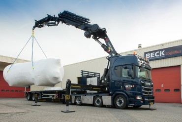 Beck: Scania met FBS opbouw en Hiab autolaadkraan