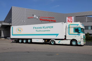 Wezenberg levert Krone trailer aan Frans Kuiper Transport