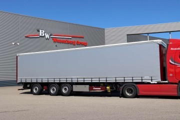 Wezenberg levert Krone schuifzeil oplegger aan Beltman Olst