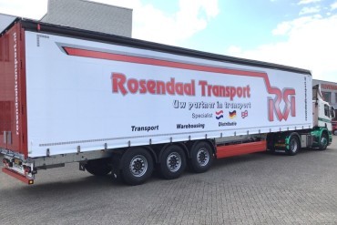 Viertal Schmitz Cargobull trailers voor Rosendaal Transport