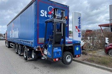 Pacton double stock trailers voor St. vd Brink
