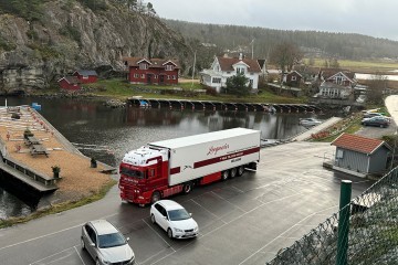 125e Krone Polyester trailer voor BTL Transport