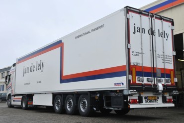 65 Schmitz Cargobull opleggers voor Jan de Lely