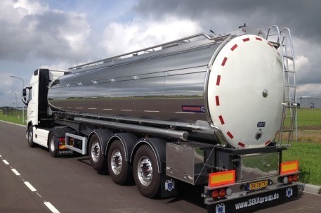 Truck Center Veendam importeur Seka Tanktrailers