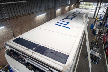 ST vd Brink start pilot met zonnepanelen op trucks