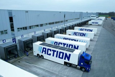 Zonnepanelen op Action trailers voor minder CO2 uitstoot