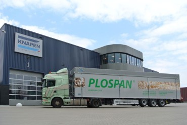 Knapen levert 12 trailers aan Plomp & Zn