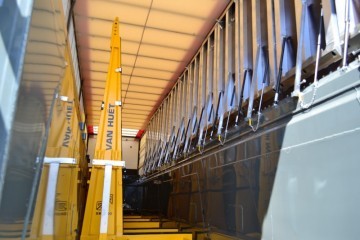 Binnenlader combineert glasvervoer en general cargo