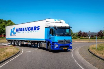 Achttien nieuwe Kässbohrer trailers voor BAS Group 