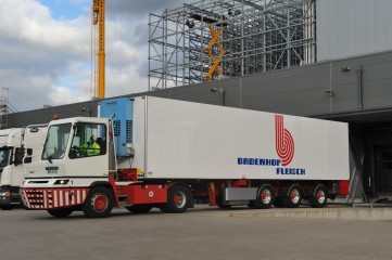 Ruim 860.000 ton vlees vervoeren met een koeltrailer van Van Eck