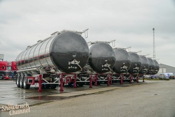 Tien nieuwe tankopleggers voor De Transportbrug