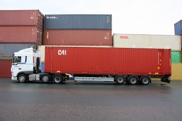 17 Nieuwe D-TEC containerchassis voor Van der Most